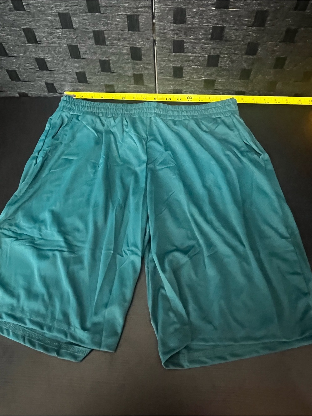 Men's Athletic Teal Performance Shorts Size Large